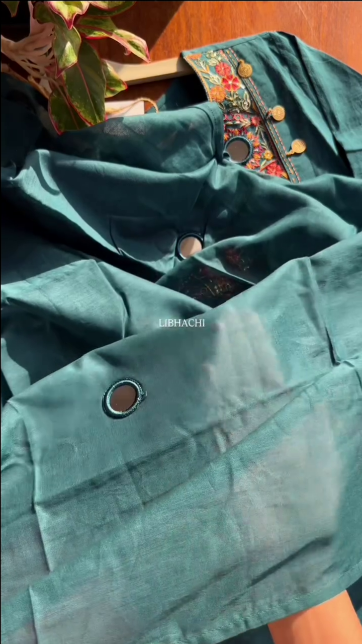 Women Green Embroidered Mirror Work Pure Cotton Kurta With Trousers - Image 4