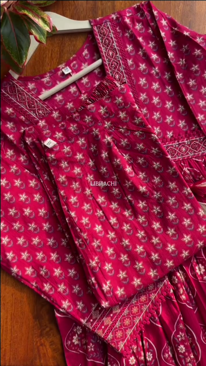 Women Pink Embroidered Work Pure Cotton Kurta With Trousers - Image 3