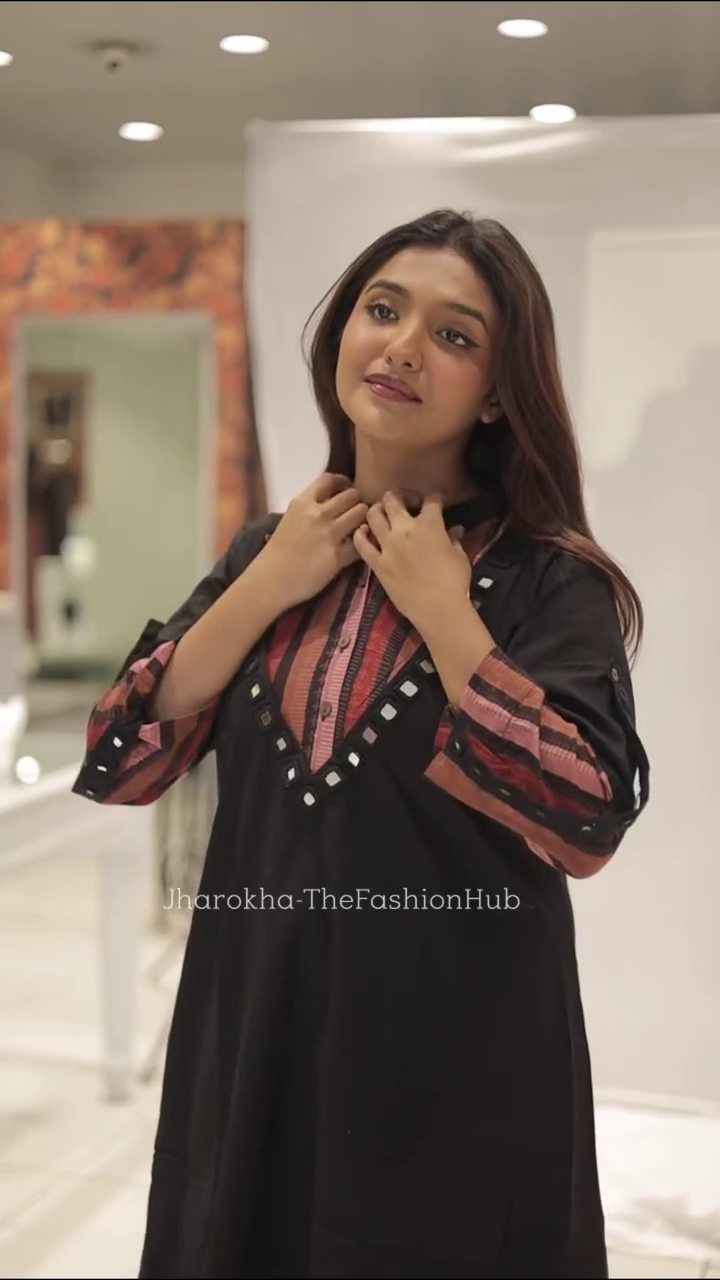Printed V-Neck Mirror Work A-Line Kurta With Palazzo - Image 3