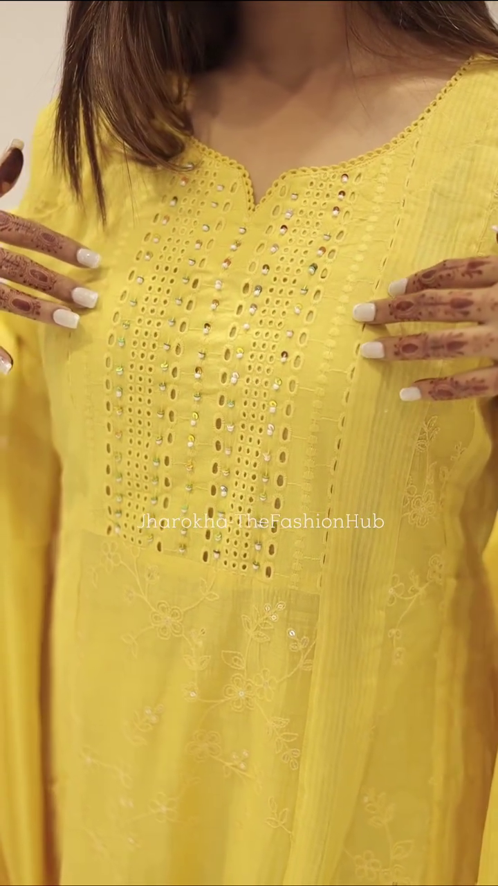 Organza Embroidery V-neck Kurta Pant Dupatta Set - Image 2