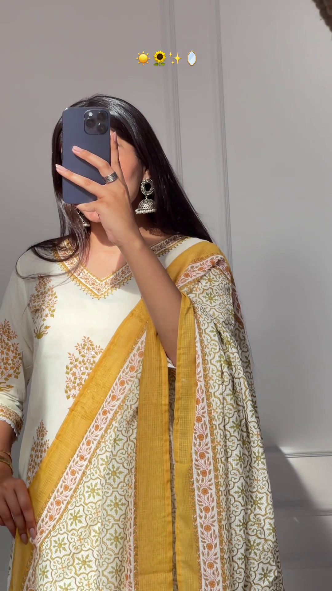 Floral Printed Regular Pure Cotton Kurta with Palazzos & With Dupatta - Image 3