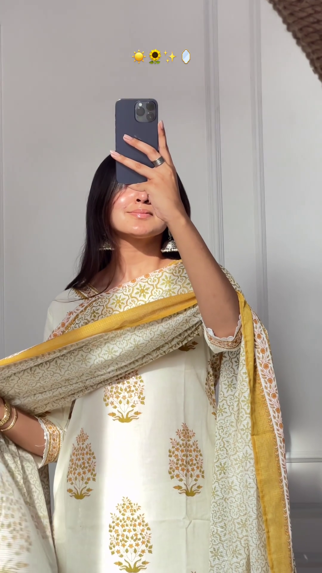 Floral Printed Regular Pure Cotton Kurta with Palazzos & With Dupatta - Image 2