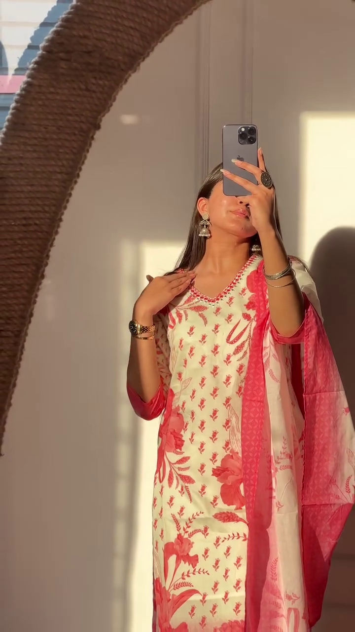 Women Pure Cotton Kurta Pant Dupatta Set - Image 2