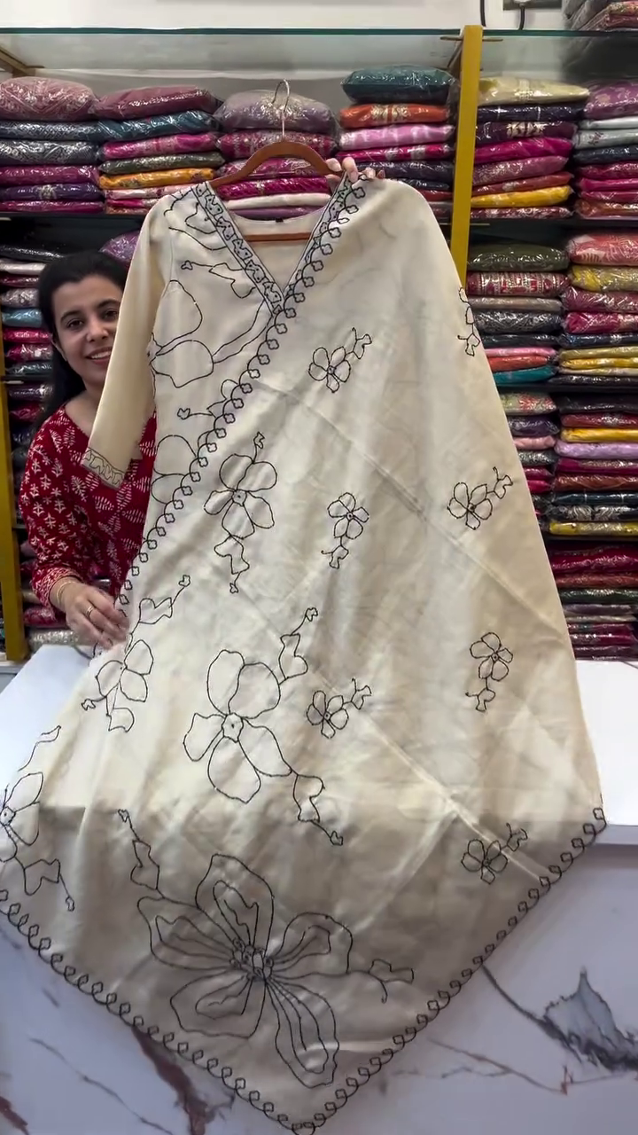 Cream Floral Embroidered Suit Set - Image 2