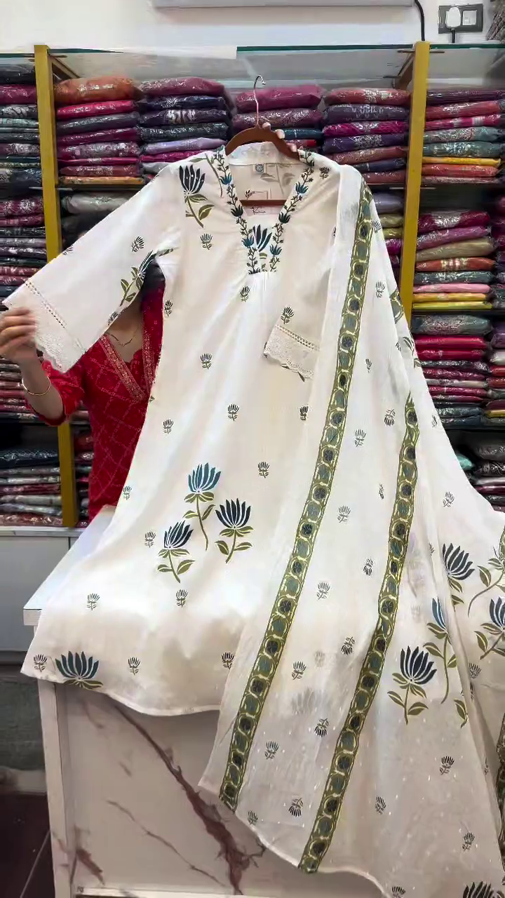 Ivory Lotus Print Suit Set - Image 3