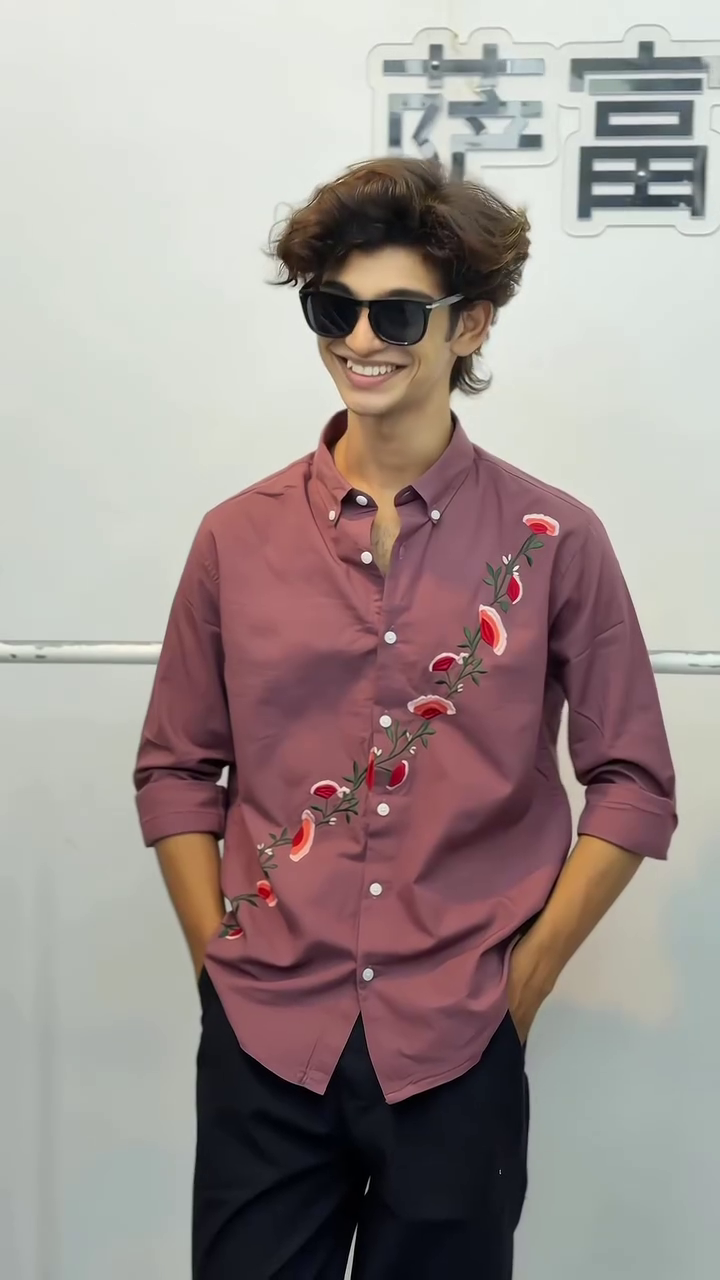 Men's Vertical Stripe Linen Shirt - Image 4