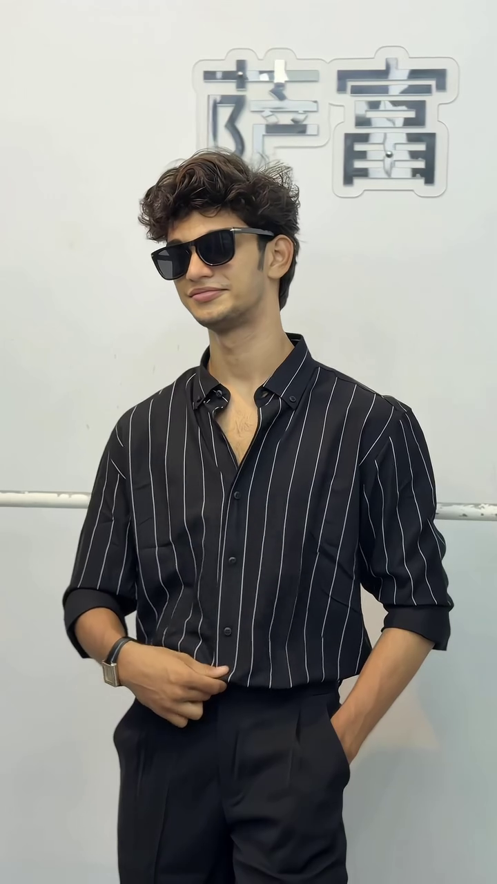 Men's Pinstripe Casual Shirt - Image 3