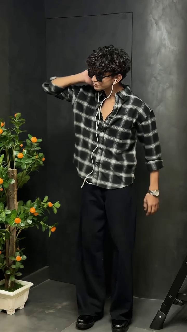 Men's Oversized Plaid Check Shirt - Image 2
