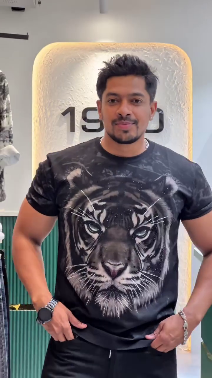 Men’s Premium Tiger Graphic Oversized T-Shirt